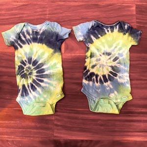 Matching tie dye short sleeve onesies - excellent condition!